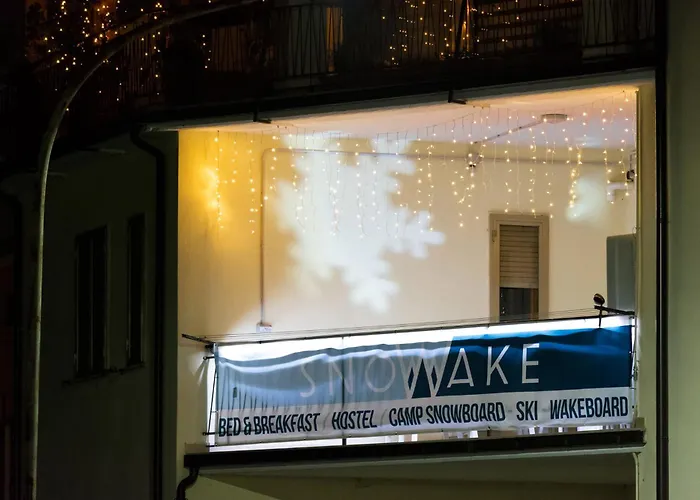 Snowake House
