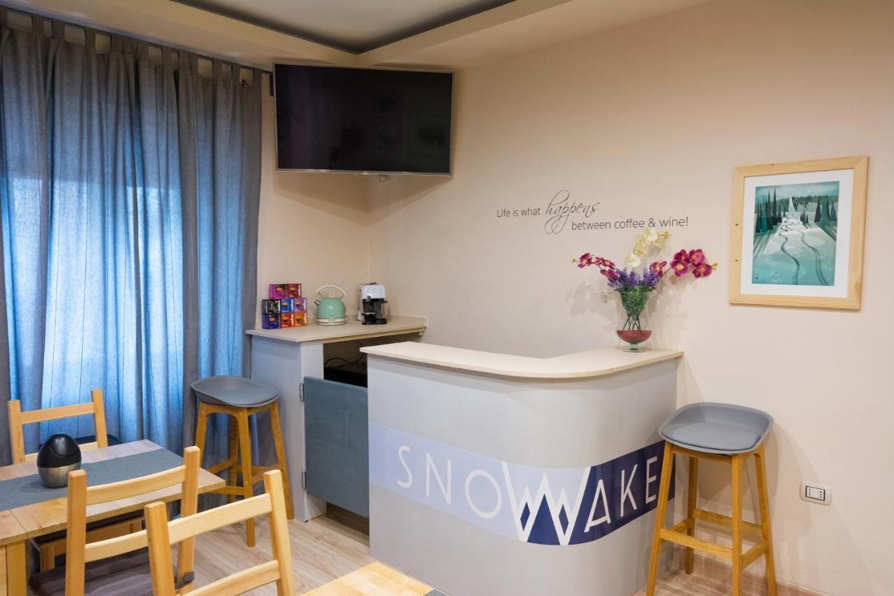 Snowake House *